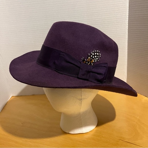 Stacy Adams Wool Fedora Hat Purple Felt Feather Ribbon Women’s Size M - Picture 1 of 9